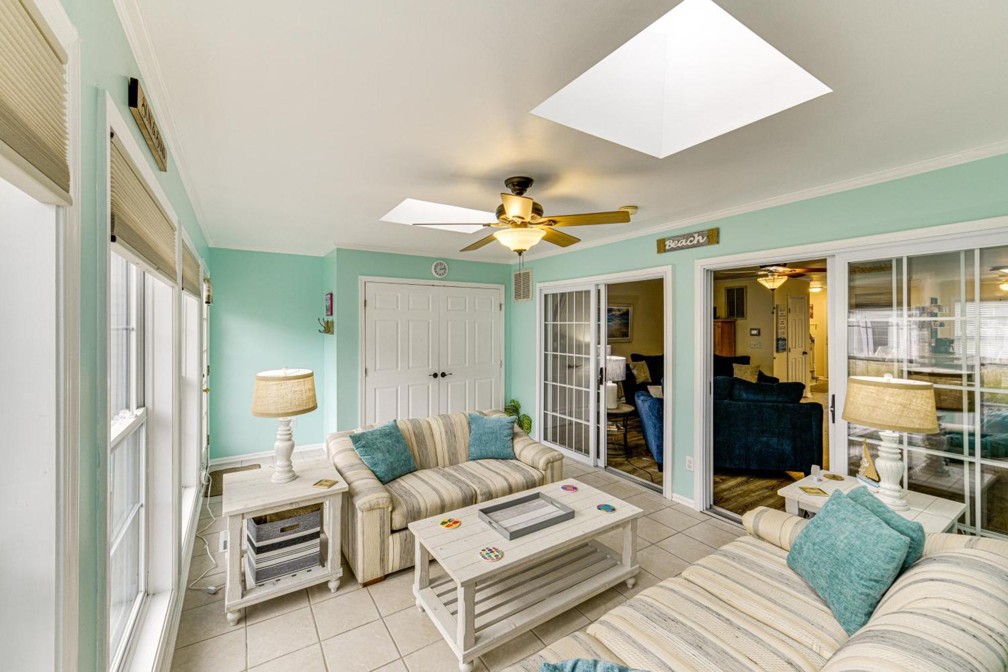 Luxe Updated Resort Escape Less Than 2 Mi To Rehoboth Beach Ngoại thất bức ảnh